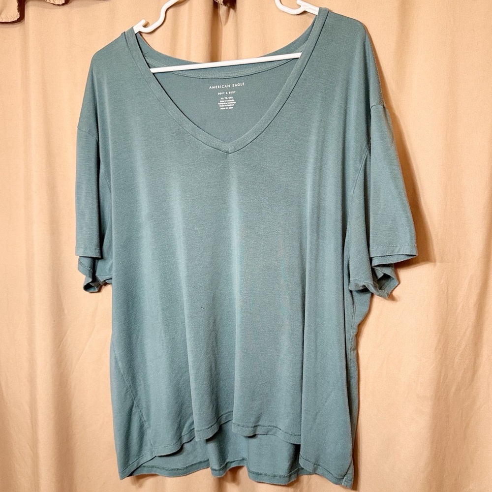 American Eagle Outfitters Women's Teal V-Neck Tee